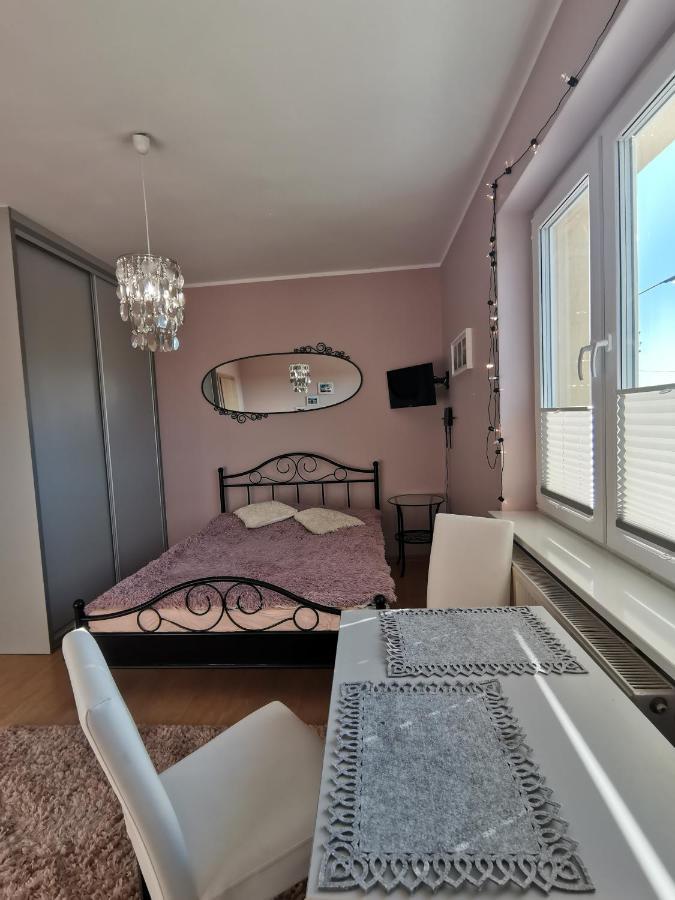 Anna Apartment Czarny Mlyn ภายนอก รูปภาพ