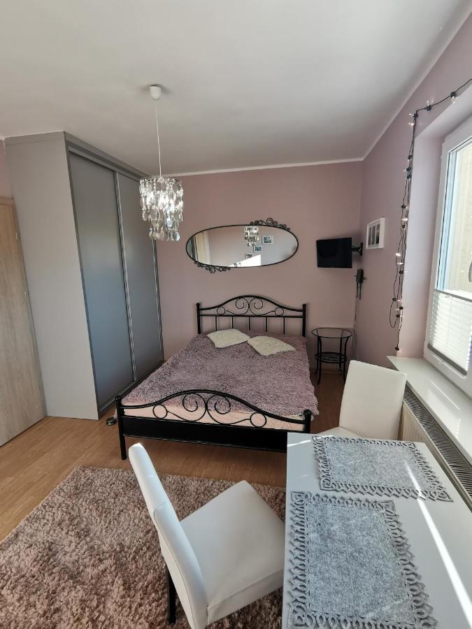 Anna Apartment Czarny Mlyn ภายนอก รูปภาพ