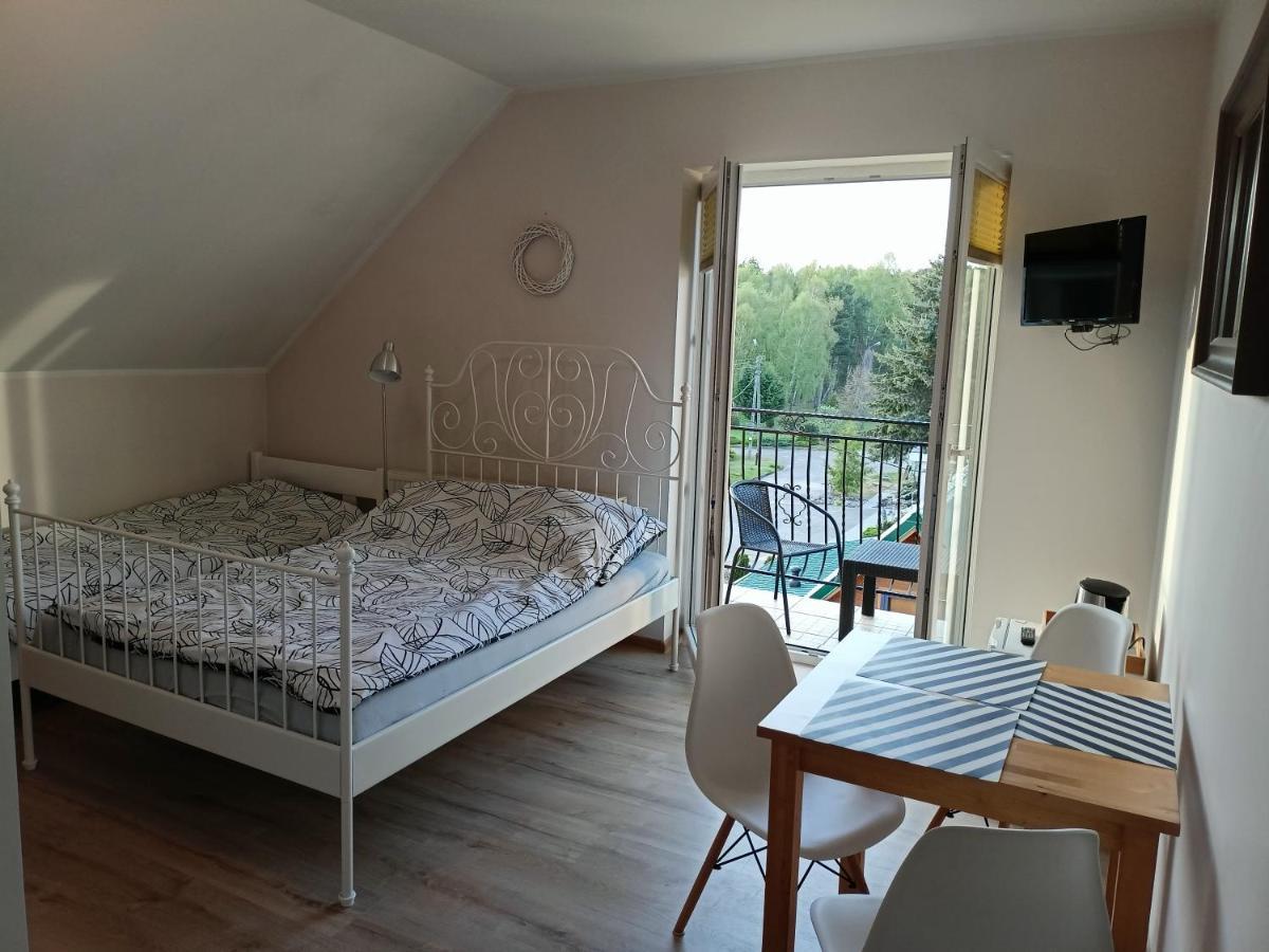 Anna Apartment Czarny Mlyn ภายนอก รูปภาพ
